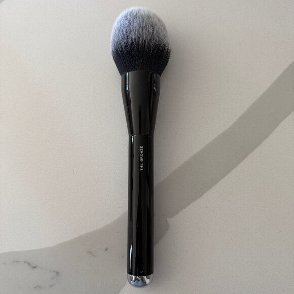 Marc Jacobs The Bronze 12 Bronzer Brush w/ Original Box - Picture 4 of 6